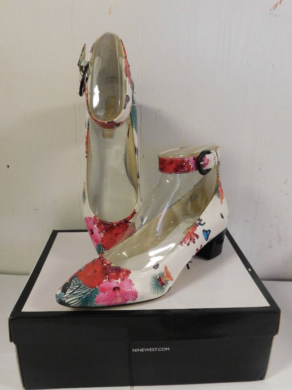 Nine West Brianyah Off White Garden Floral Print Pumps Ankle Strap sz 10M NEW